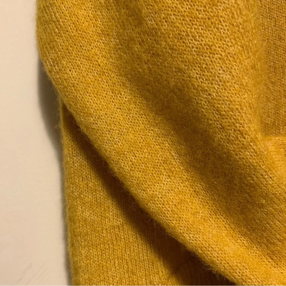 Beautiful Selected femme sweater in yellow mustard color - Picture 4 of 9